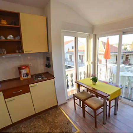 1 Bedroom Stunning In *