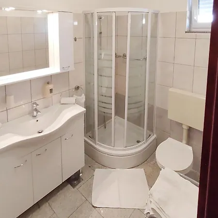 1 Bedroom Stunning In *
