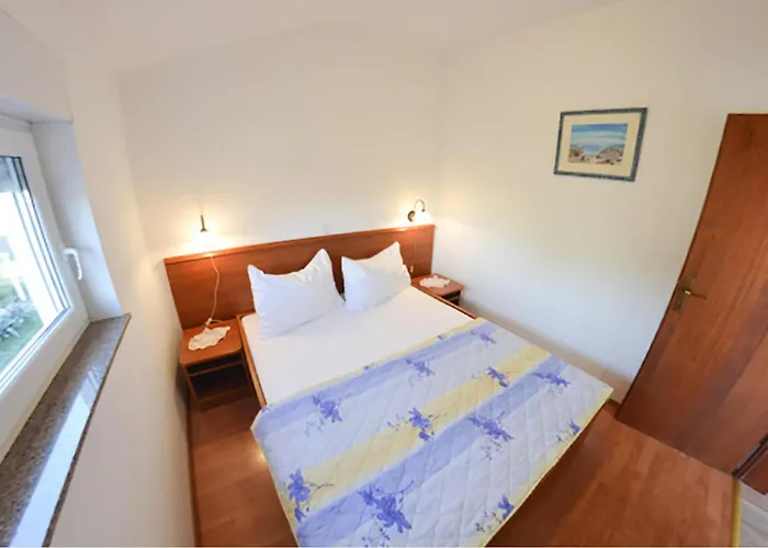 1 Bedroom Lovely In Turanj