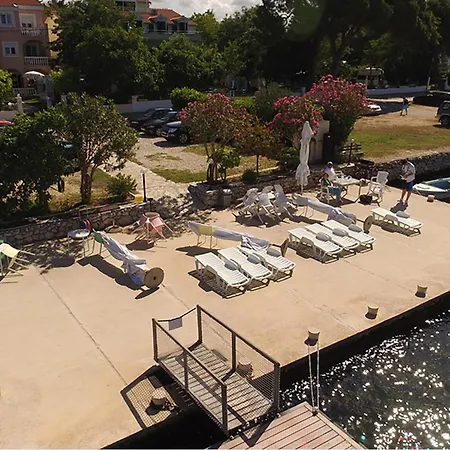 1 Bedroom Lovely In *