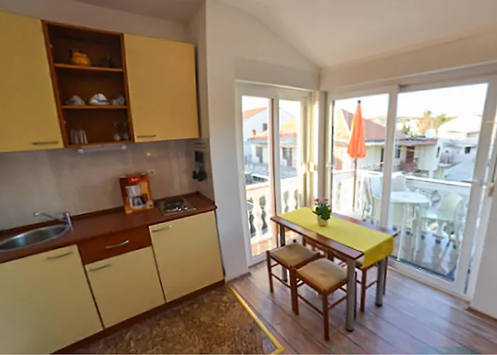 1 Bedroom Lovely In *