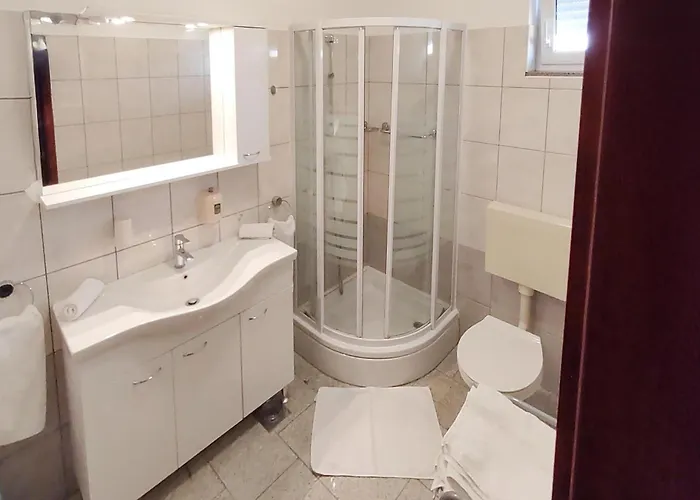 1 Bedroom Lovely In *